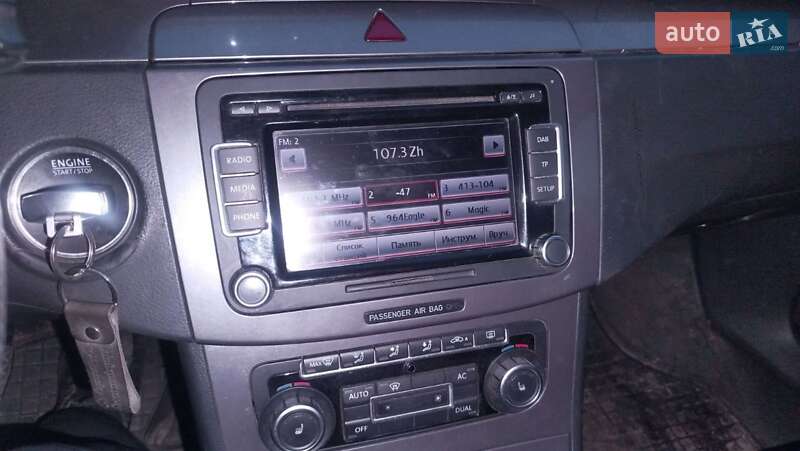 Седан Volkswagen Passat 2010 в Житомире