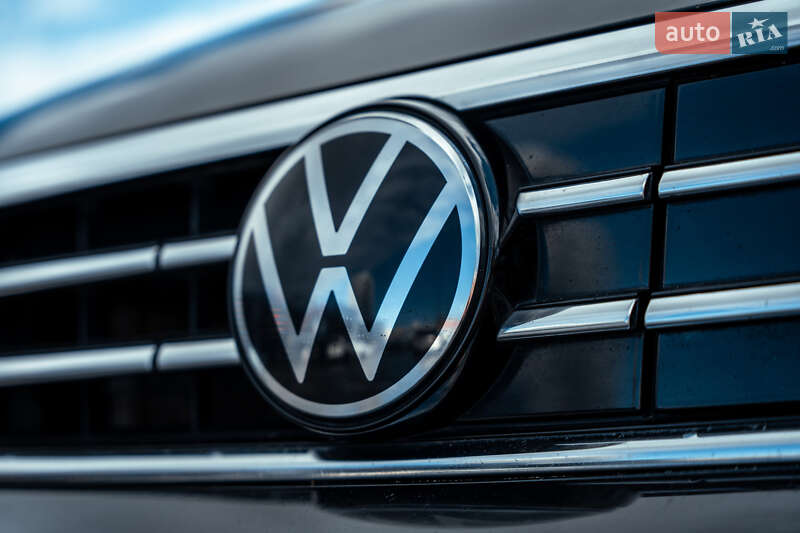 Универсал Volkswagen Passat 2021 в Киеве