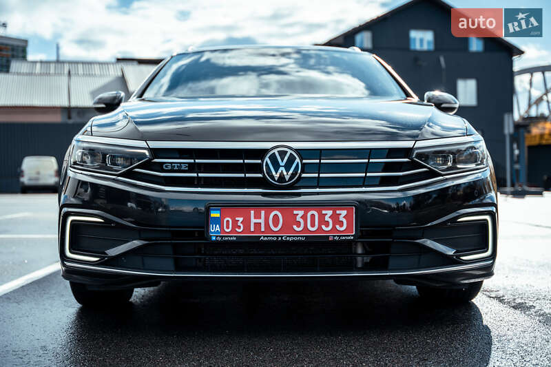 Универсал Volkswagen Passat 2021 в Киеве