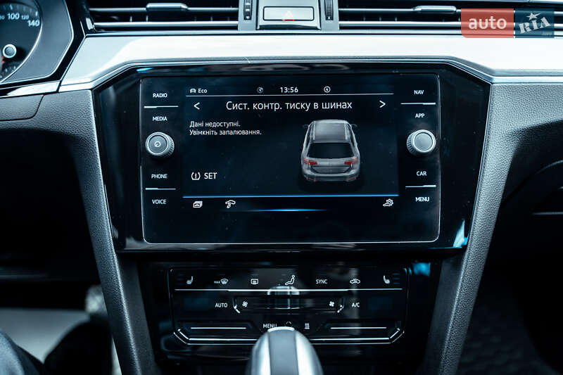 Универсал Volkswagen Passat 2021 в Киеве