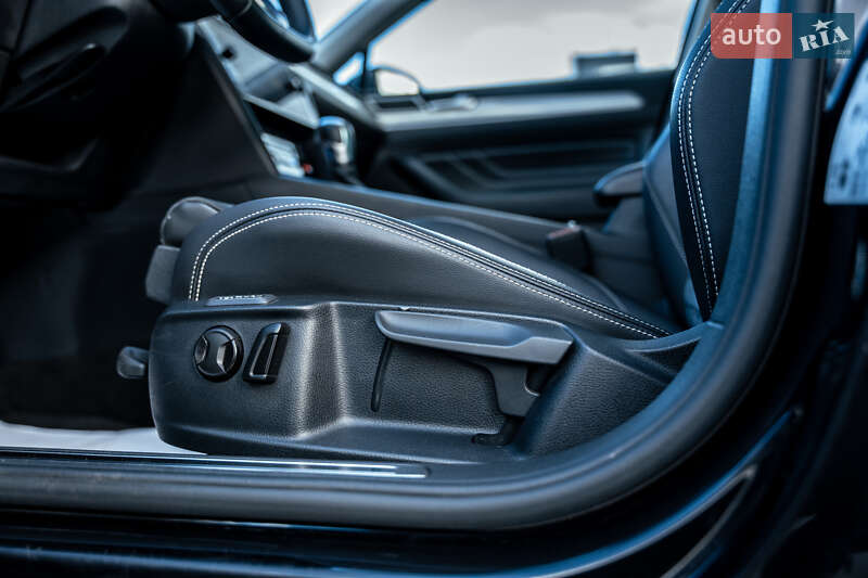 Универсал Volkswagen Passat 2021 в Киеве