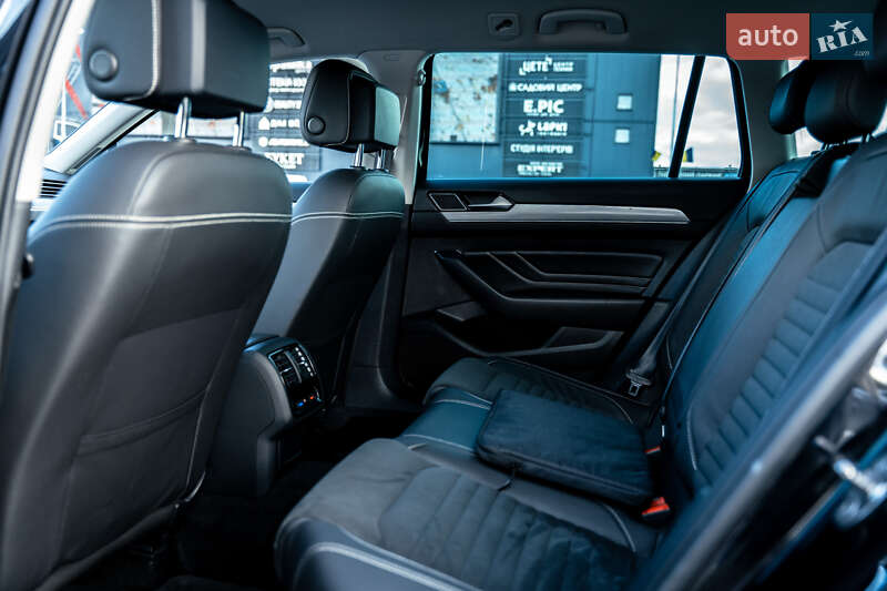 Универсал Volkswagen Passat 2021 в Киеве