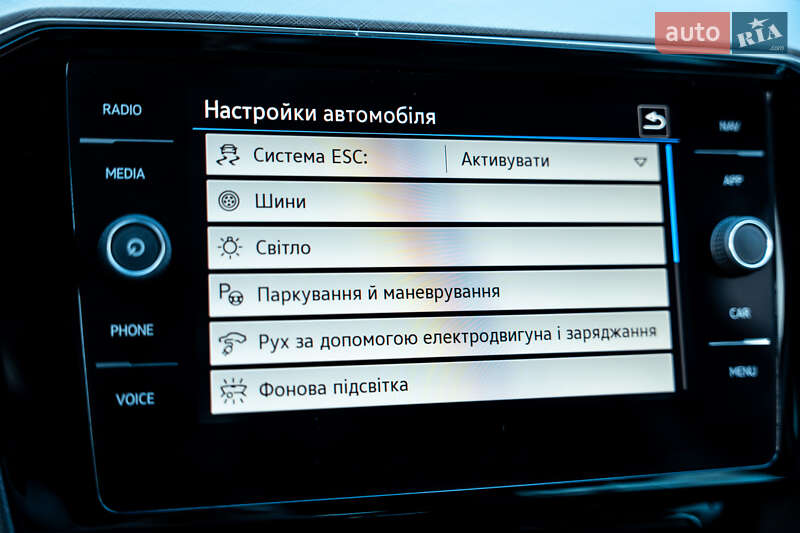 Универсал Volkswagen Passat 2021 в Киеве