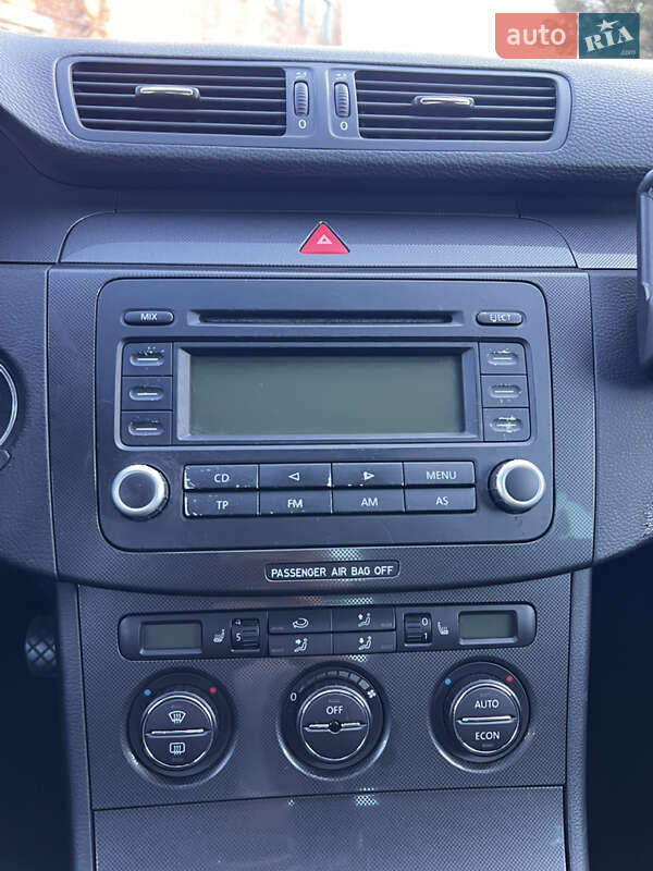Седан Volkswagen Passat 2006 в Лубнах