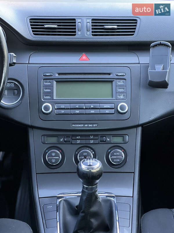 Седан Volkswagen Passat 2006 в Лубнах