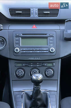 Седан Volkswagen Passat 2006 в 