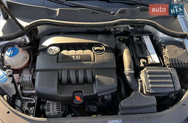 Седан Volkswagen Passat 2006 в 
