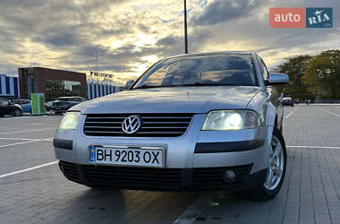 Седан Volkswagen Passat 2003 в Одессе