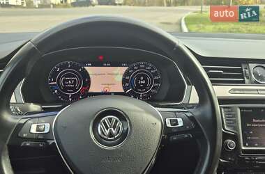 Седан Volkswagen Passat 2016 в Изюме
