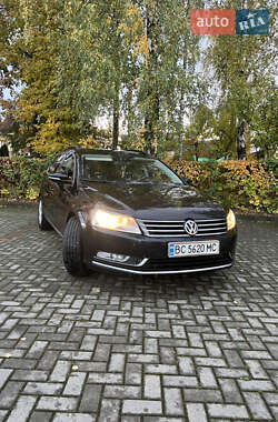 Універсал Volkswagen Passat 2011 в Золочеві
