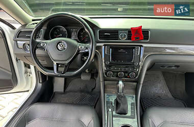 Седан Volkswagen Passat 2015 в 