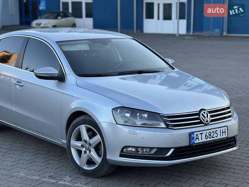 Седан Volkswagen Passat 2012 в Ивано-Франковске
