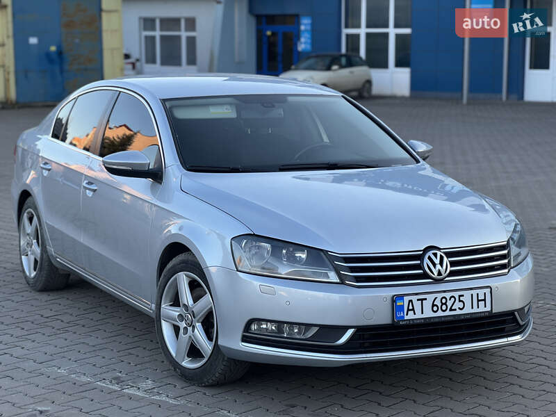 Седан Volkswagen Passat 2012 в Ивано-Франковске
