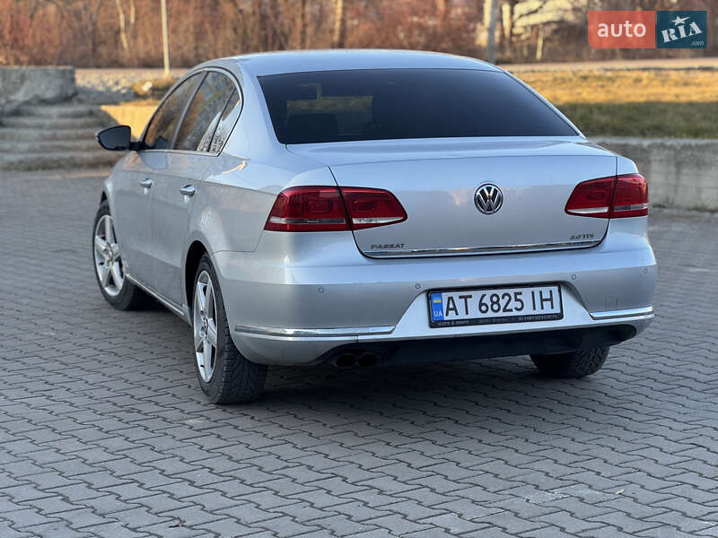 Седан Volkswagen Passat 2012 в Ивано-Франковске