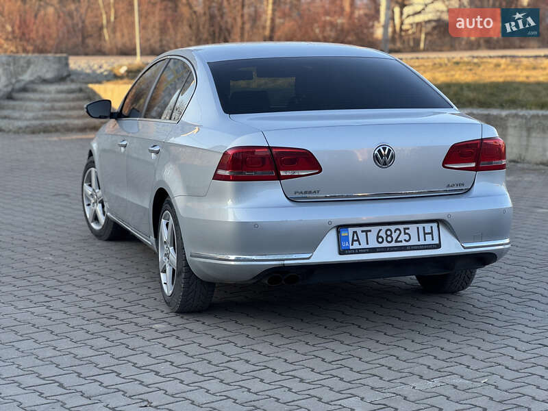 Седан Volkswagen Passat 2012 в Ивано-Франковске
