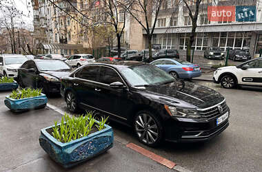 Седан Volkswagen Passat 2016 в Києві