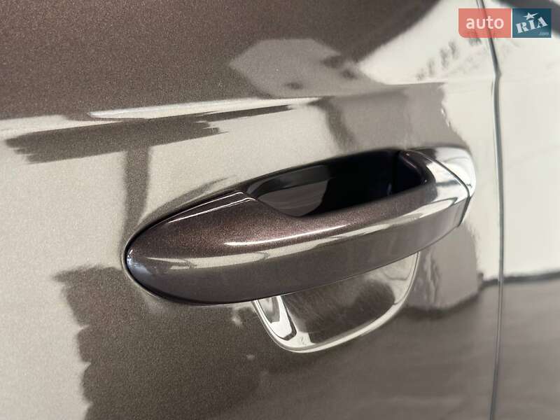 Седан Volkswagen Passat 2013 в Львове