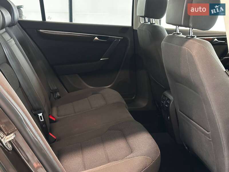 Седан Volkswagen Passat 2013 в Львове