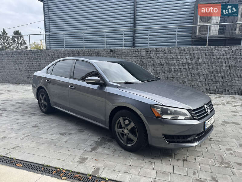Седан Volkswagen Passat 2015 в Луцке
