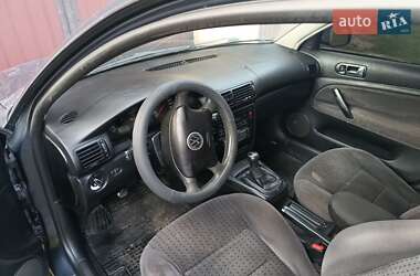Седан Volkswagen Passat 2000 в 