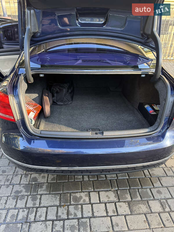 Седан Volkswagen Passat 2014 в Одессе