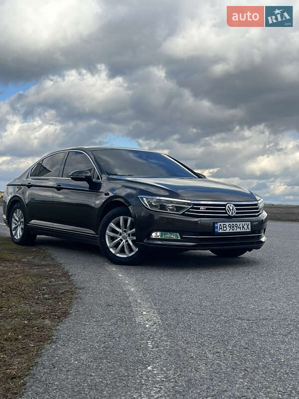 Седан Volkswagen Passat 2016 в Немирове