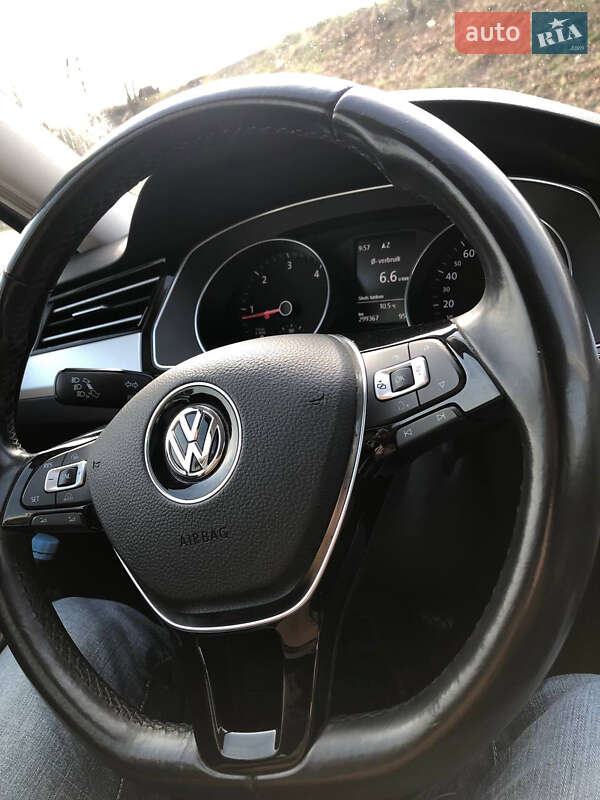 Универсал Volkswagen Passat 2015 в Стрые