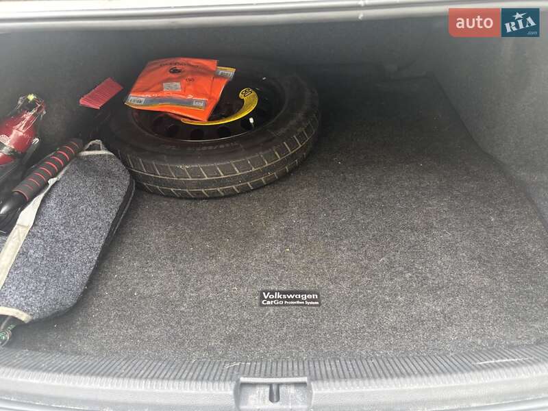 Седан Volkswagen Passat 2015 в Львове