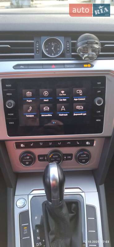 Универсал Volkswagen Passat 2018 в Киеве