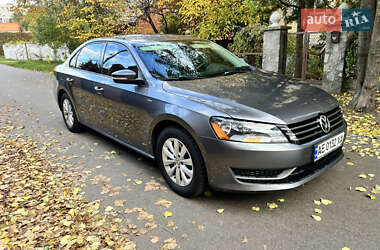 Седан Volkswagen Passat 2014 в Києві