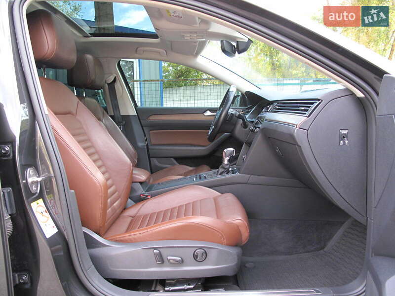 Седан Volkswagen Passat 2018 в Киеве