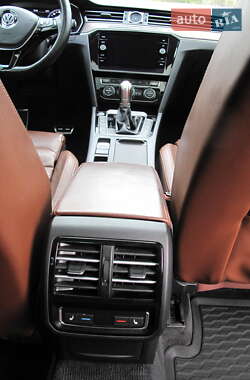 Седан Volkswagen Passat 2018 в 