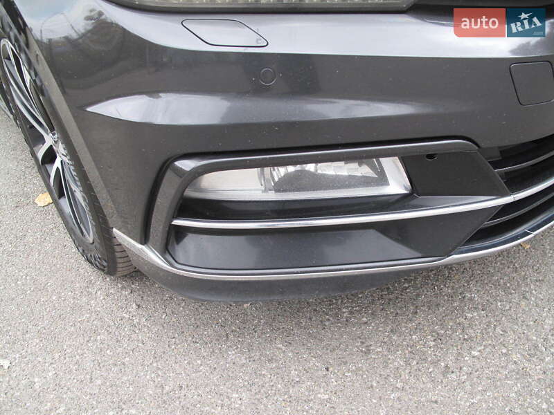 Седан Volkswagen Passat 2018 в Киеве
