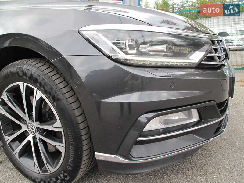 Седан Volkswagen Passat 2018 в Киеве