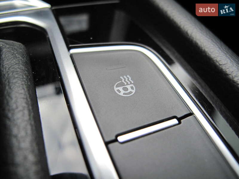 Седан Volkswagen Passat 2018 в Киеве