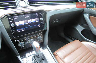 Седан Volkswagen Passat 2018 в 