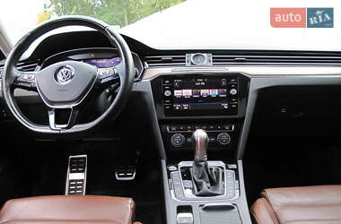 Седан Volkswagen Passat 2018 в 