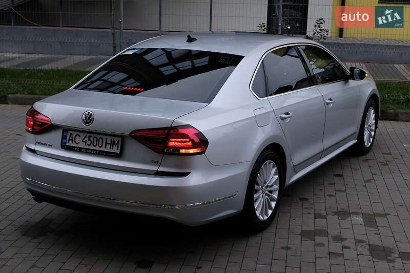 Седан Volkswagen Passat 2016 в Луцьку
