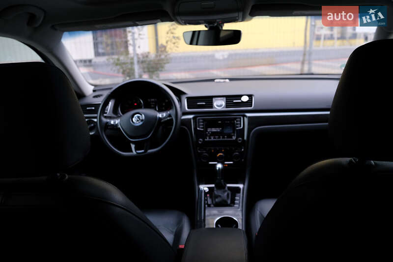 Седан Volkswagen Passat 2016 в Луцьку