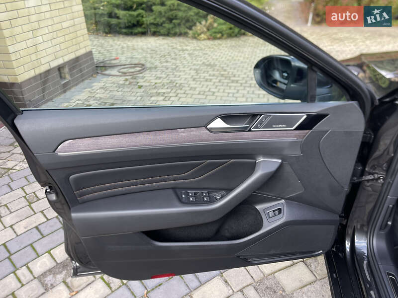 Универсал Volkswagen Passat 2021 в Южном