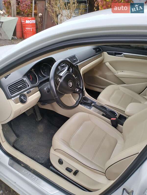 Седан Volkswagen Passat 2016 в Сумах