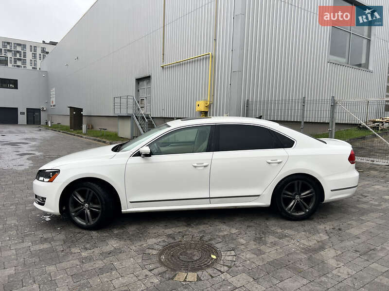 Седан Volkswagen Passat 2012 в Львове