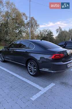 Седан Volkswagen Passat 2017 в 