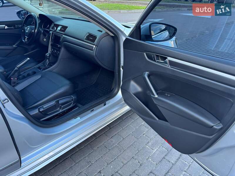 Седан Volkswagen Passat 2017 в Николаеве