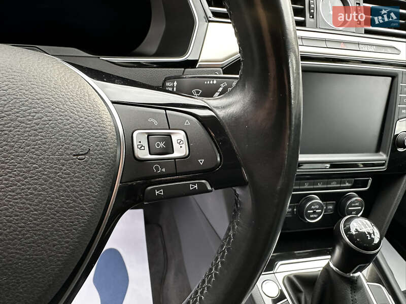 Универсал Volkswagen Passat 2015 в Киеве