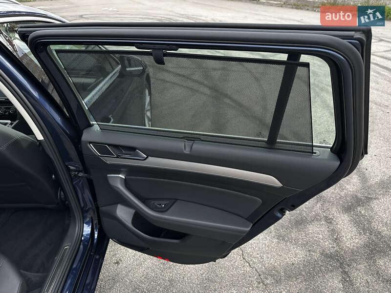 Универсал Volkswagen Passat 2015 в Киеве