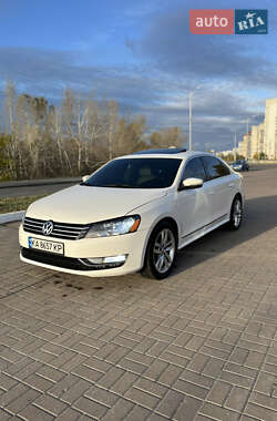 Седан Volkswagen Passat 2012 в Києві