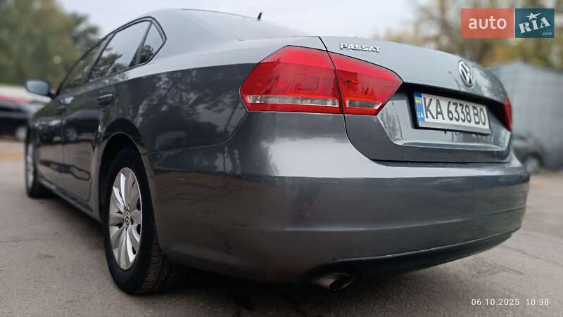 Седан Volkswagen Passat 2012 в Києві