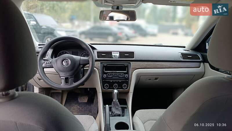 Седан Volkswagen Passat 2012 в Києві