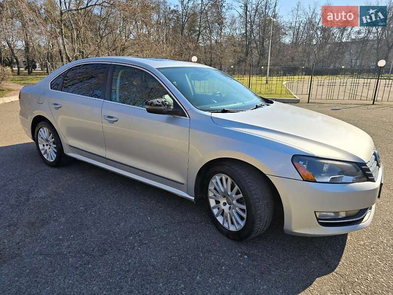 Седан Volkswagen Passat 2014 в Дніпрі